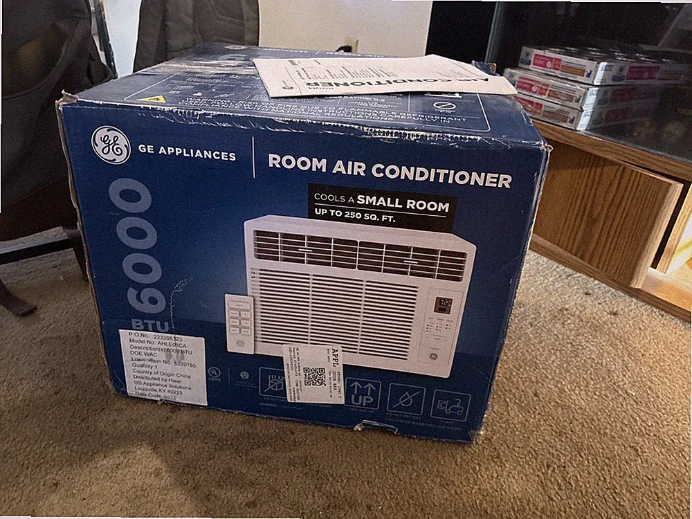 GE AHQ06LYC 6000 BTU 250 sq ft Electronic Window Air Conditioner - White